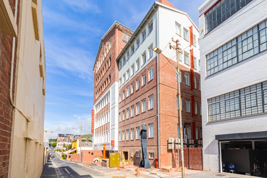 To Let 1 Bedroom Property for Rent in Gardens Western Cape